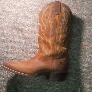 Point toe cowboy boots